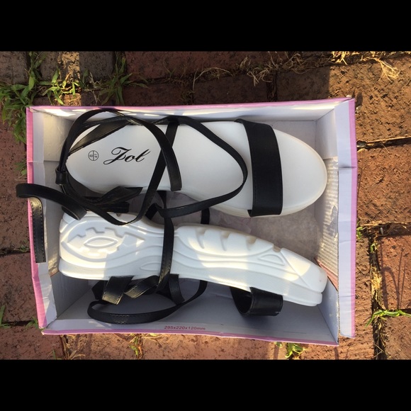 Nasty Gal Wrap It Up Platform Sandals Size 10 - Picture 3 of 4